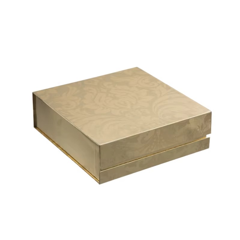Custom Luxury Gift Box｜Magneti - Luxury Gold Skincare recensione e prezzo