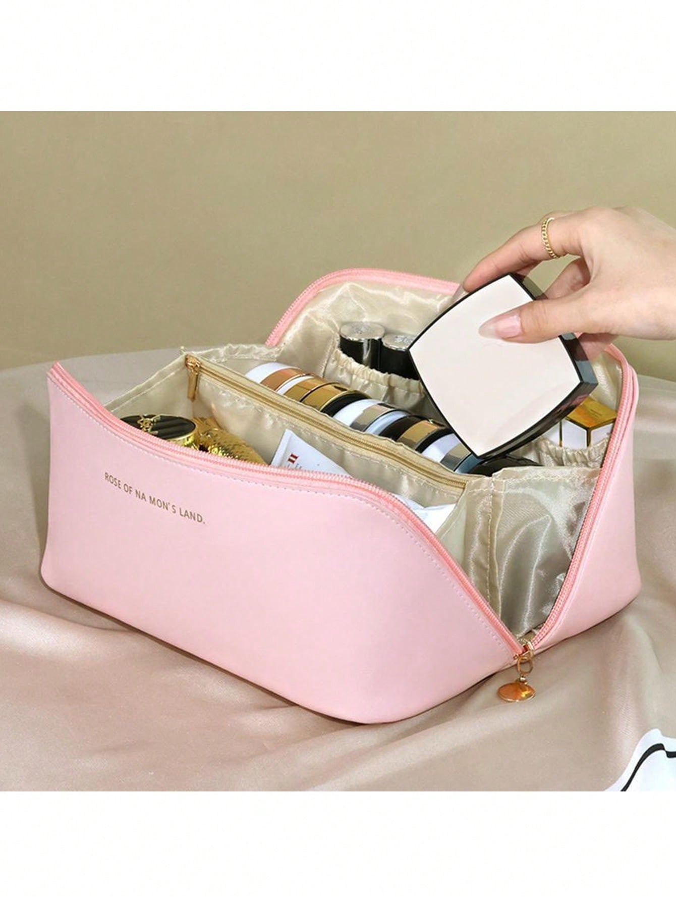 Light Luxury High-End Makeup B - Luxury High End Skincare recensione e prezzo
