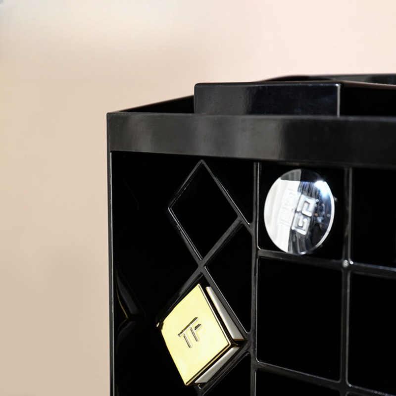 Light Luxury Lipstick Storage  - Luxury High End Skincare recensione e prezzo